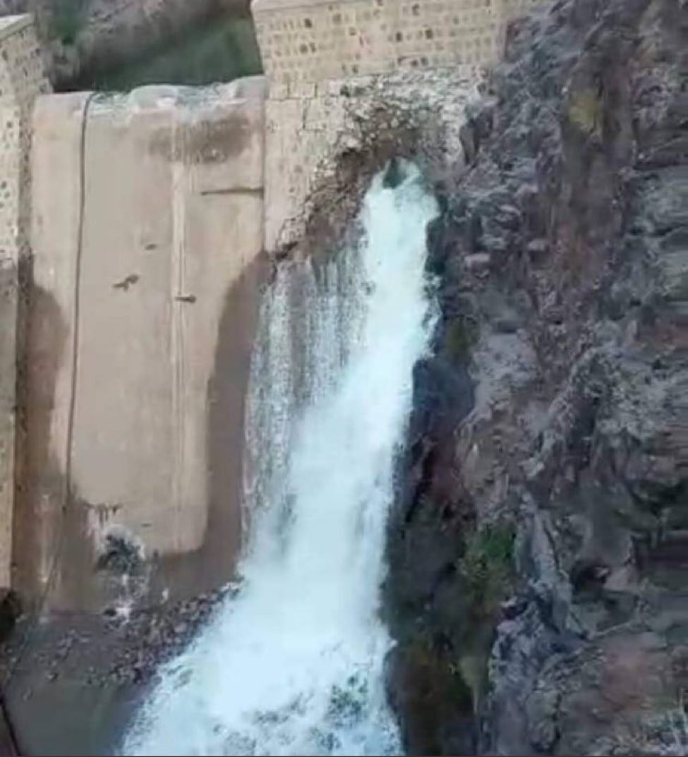 مسلحون يفجرون حاجزا مائيا في الضالع