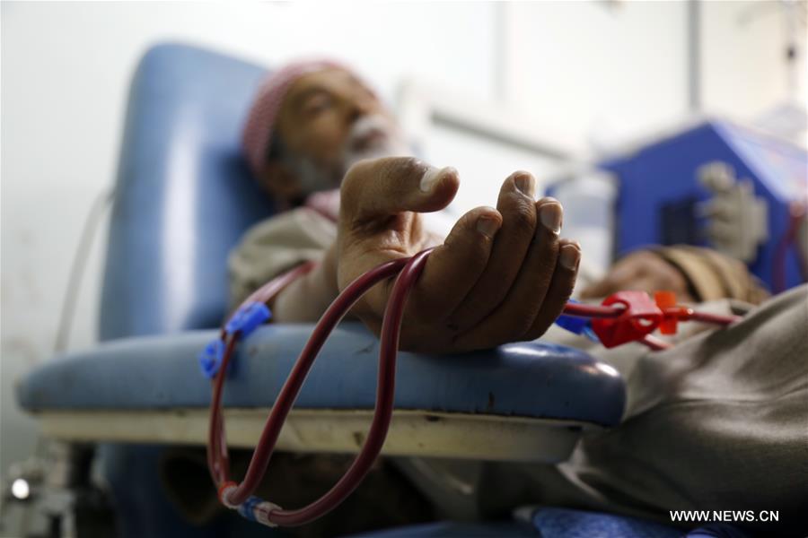 مليشيا الحوثي تعلن توقف 17 مركز غسيل للكلى جراء نفاد الأدوية