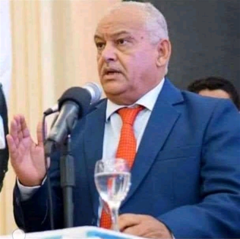 موظفون نازحون يشتكون عنصرية وزير في حكومة الشرعية