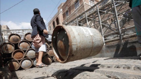 الحكومة: أكثر من 55% من الغاز المنزلي تم ضخه لمناطق سيطرة مليشيا الحوثي العام الماضي