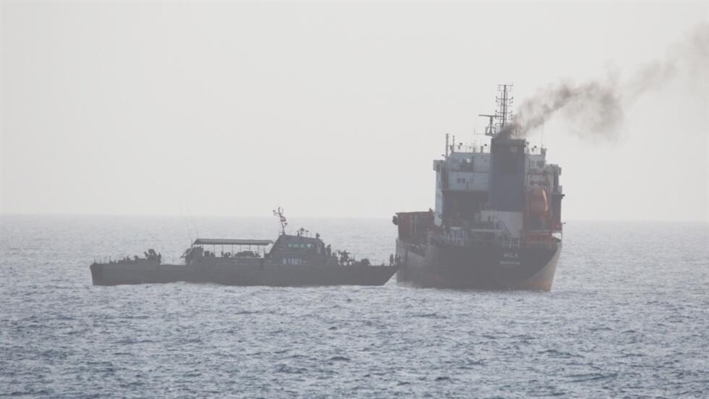 انفجار على مسافة من مؤخرة سفينة جنوب شرق عدن