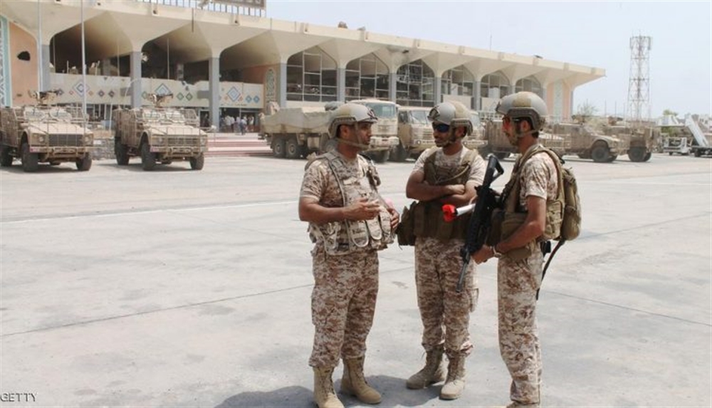 قوات الانتقالي في مطار عدن تحاول اعتقال أسرى مفرج عنهم من سجون مليشيا الحوثي "تفاصيل"