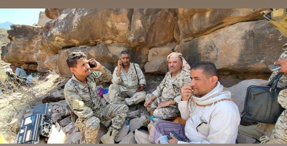 محور تعز يتهم البنك المركزي بعرقلة صرف رواتب الجيش ومخصصات تغذيته