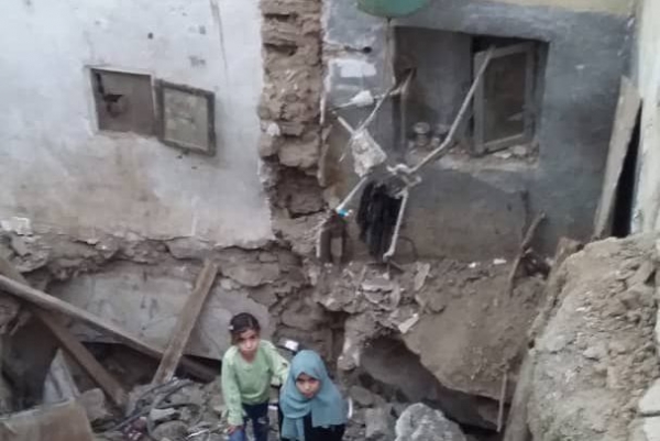 إنهيار منزل على ساكنيه في العاصمة صنعاء