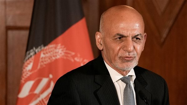 أول تعليق من الرئيس الأفغاني بعد هروبه من طالبان