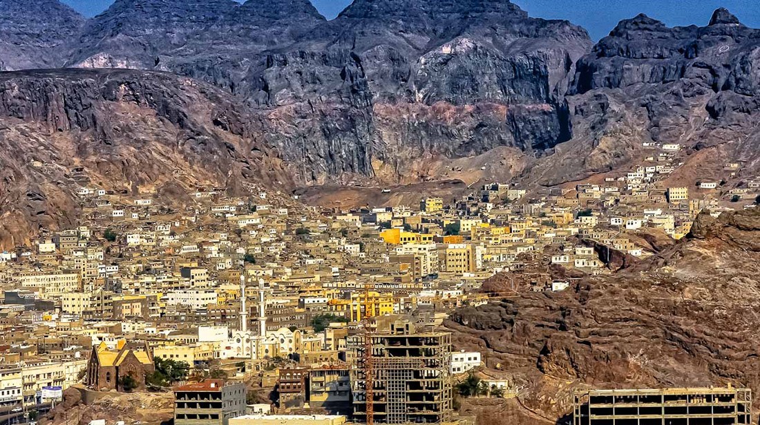  رئيس سابق يكشف عن مخطط إسرائيلي لقصف عدن