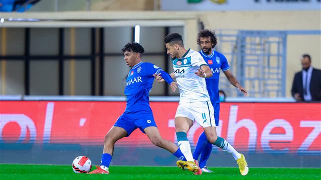 تعرف على القنوات الناقلة لـ مباراة الفتح والهلال في الدوري السعودي