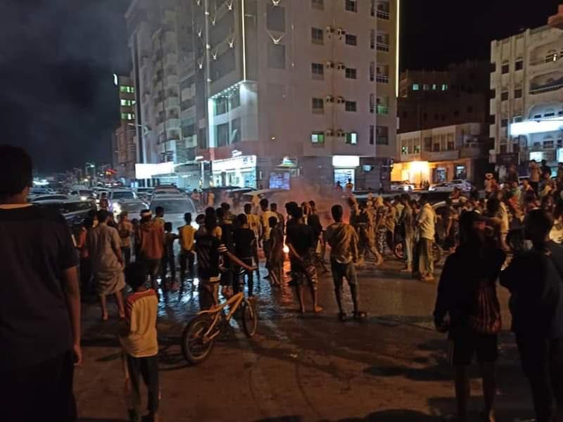 رغم بدء سريان الحظر.. هذا ما يحدث الآن في مدن ساحل حضرموت!