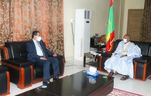 السفير العرادة يبحث مع رئيس البرلمان الموريتاني المستجدات اليمنية