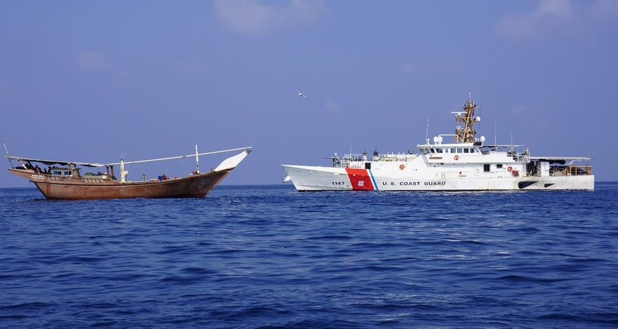 البحرية الأميركية تؤكد أن الحرس الثوري موجود في اليمن ويوجه المليشيا 