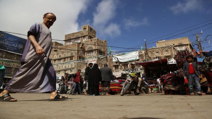 كبار التجار بصنعاء يلجأون إلى القضاء لمجابهة حملات جبايات المليشيا الممنهجة