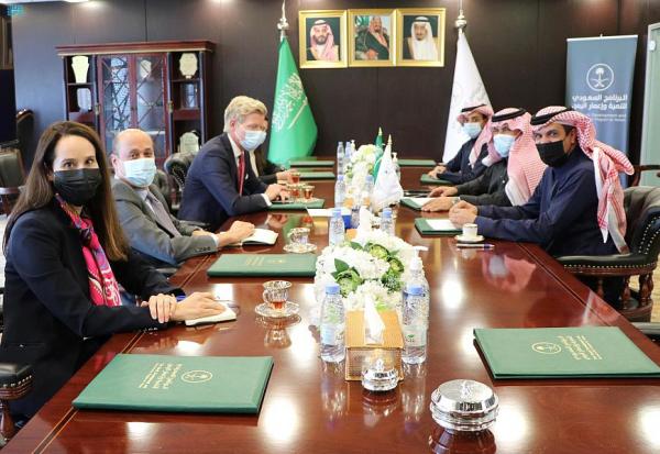 السفير السعودي يلتقي المبعوث الأممي إلى اليمن
