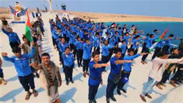 مليشيا إيران تنظم رحلات لطلاب المراكز الصيفية إلى مواقع عسكرية