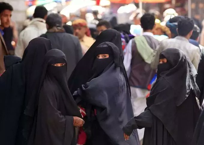 جماعة الخووو ثي تستحدث آلية لتقييد حرية التنقل للنساء