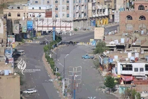النقابات المدنيّة بتعز تطالب غروندبرغ فتح جميع منافذ المدينة وتأمين استمرارها 