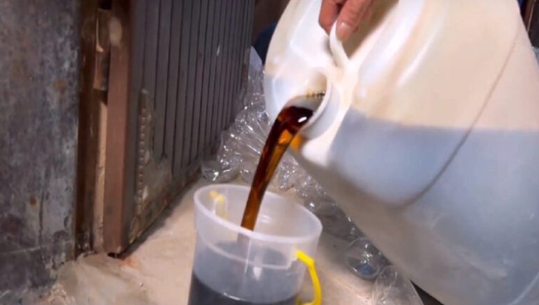 بالفيديو .. شرطة السعودية تضبط عسل مغشوش ومصنع خمور في مكان غير متوقع