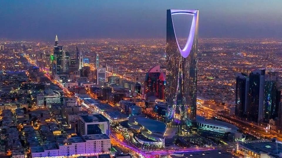 عبد الملك يغادر إلى الرياض
