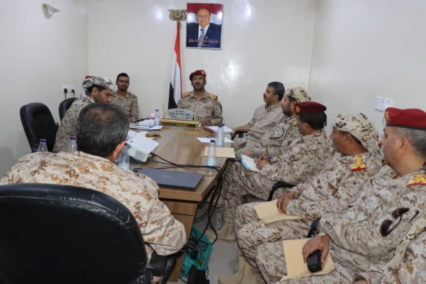 مارب.. رئيس هيئة الأركان يرأس اجتماعاً بهيئتي العمليات والاستخبارات