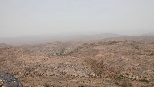 صحفي الجزيرة يكشف عما يحدث في العبدية عقب سقوطها بيد الحوثي