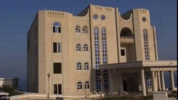 عدن.. القوات الإماراتية تنسحب من قصر معاشيق 