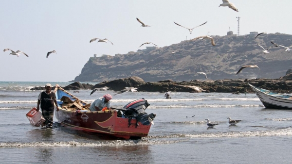 إريتريا تفرج عن 54 صياداً يمنياً بعد احتجاز دام عدة أشهر