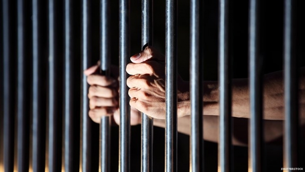 الإفراج مقابل القتال.. مقايضة خو..ثية لإطلاق سراح 25 ألف سجين