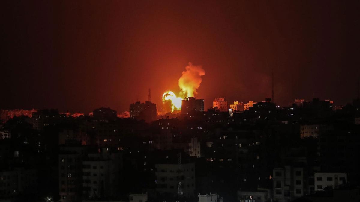 يحدث الآن: قصف عنيف  بين فصائل المقاومة الفلسطينية والاحتلال  الإسرائيلي قبيل بدء وقف إطلاق النار