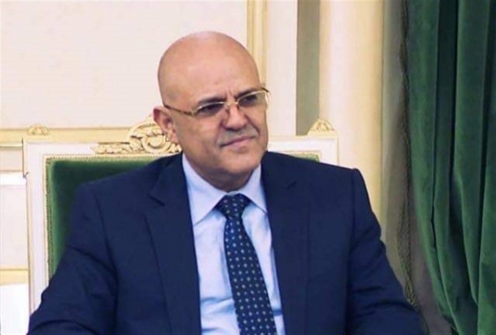يقضي معظم الوقت خارج المحافظة... ما سر الحراك المفاجئ لمحافظ تعز؟