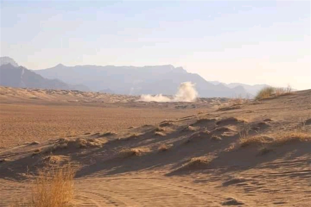 قصف مدفعي للجيش على مليشيا الحوثي في عسيلان شبوة