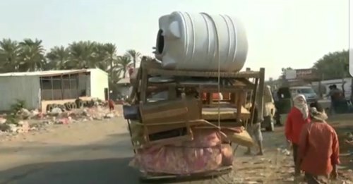 نيران الحوثي تجبر ساكني حي بالحديدة على النزوح