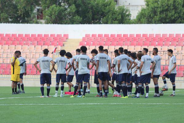 خلافات تعصف بمعسكر المنتخب اليمني لكرة القدم في القاهرة