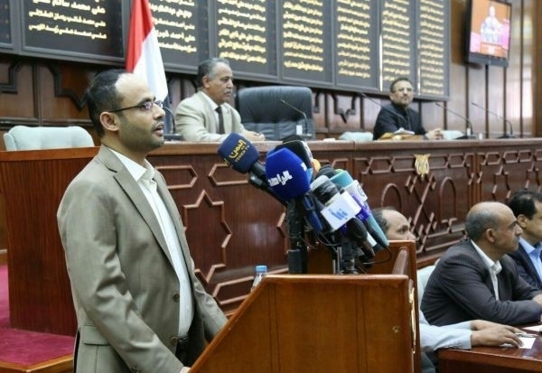 قانون حو_ثي يخوّل الجماعة بالاستحواذ على الودائع المالية في البنوك
