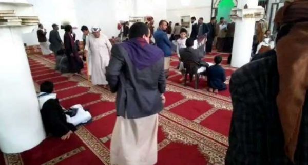 مغادرة جماعية لمصلين في ذمار بعدما فرضت عليهم المليشيا خطيب جمعة موالياً لها