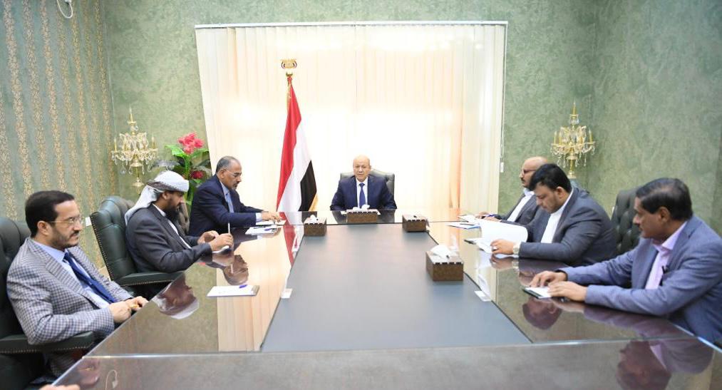 المجلس الرئاسي يواصل اجتماعاته من عدن ويركز على التحديات الاقتصادية