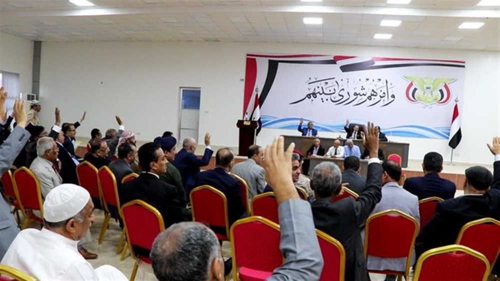 مغادرة ”البركاني” و”بن دغر” لمدينة عدن يثير جدلا واسعا