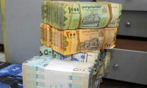 الحوثي يمنع نقل الأموال إلى مناطق الشرعية
