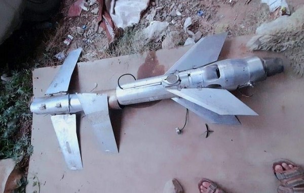 الجيش اليمني يعثر على حطام صاروخ جنوب مأرب يتطابق مع نوعية  صواريخ إيرانية
