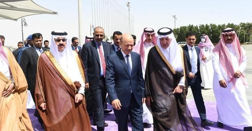 الرئيس العليمي يصل حضرموت برفقة وفد سعودي رفيع.. ومفاجآت مبهجة تنتظر المحافظة