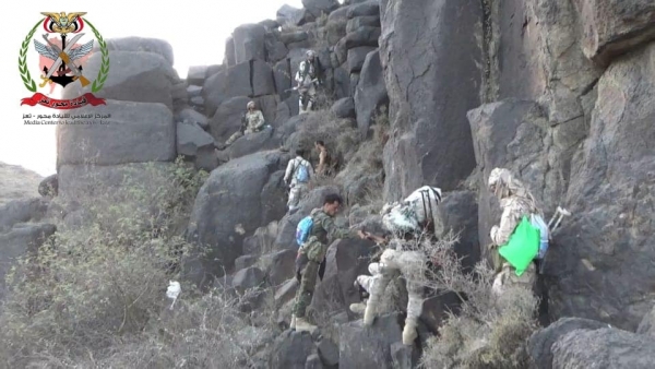 اشتداد وتيرة المعارك بين الجيش والحوثيين غربي تعز