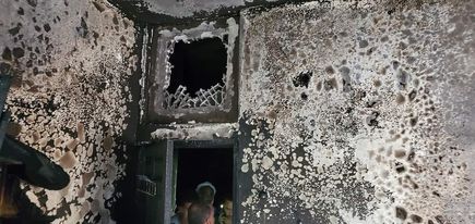 قصف حوثي يحرق منزل بداخله نازحين في تعز ومصادر تكشف حصيلة الضحايا 