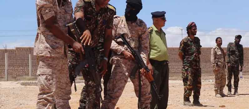 شاهد.. تنفيذ حكم الإعدام بحق اثنين من أخطر المجرمين في اليمن(صور)