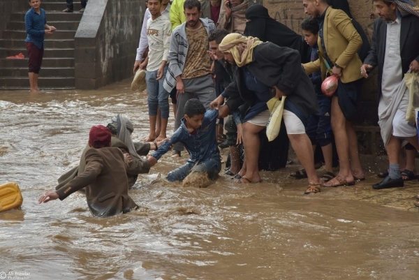 الأرصاد اليمني يحذر المواطنين من التواجد في ممرات السيول وبطون الأودية