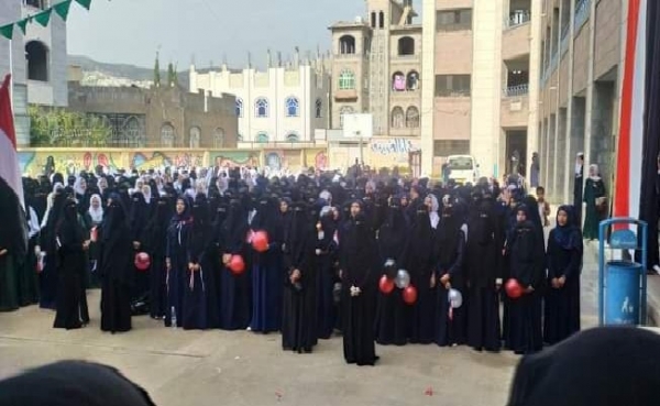 فوبيا الأعياد الوطنية.. المليشيا توقف مديرة مدرسة في إب على خلفية تنظيم فعالية احتفالية بأعياد الثورة