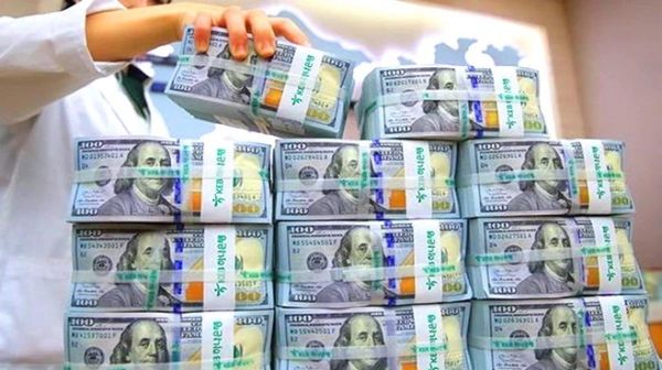 تقرير: يحتاج اليمن إلى توفير احتياطي نقدي لا يقل عن عشرة مليارات دولار