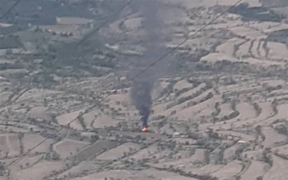 قوات الجيش تعلن استهداف قيادي حوثي بقصف مركبته في تعز
