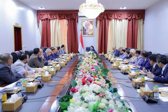 الكشف عن اعتزام وزراء في الحكومة اليمنية تقديم استقالتهم.. لماذا؟