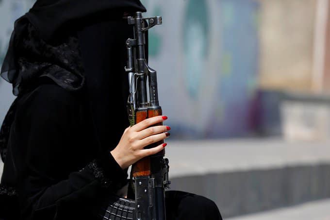 ما علاقة عبدالملك الحوثي؟.. الكشف عن الأسباب الحقيقية لقتل  زينبية لزوجها في صنعاء