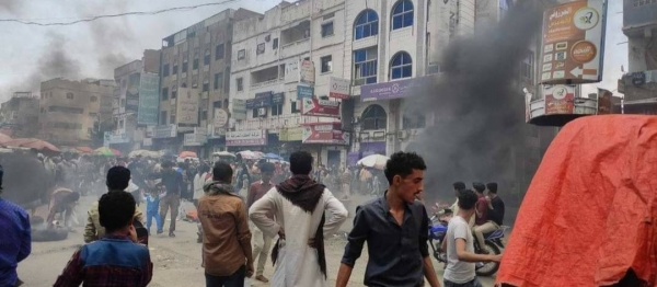 شرطة تعز تكشف ملابسات مقتل "العكش" في حادثة تسببت بقطع محتجين احد شوارع المدينة