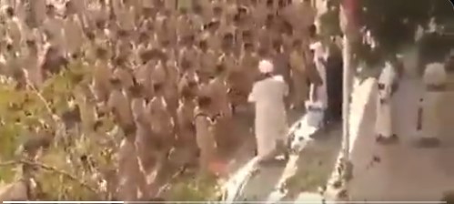 عناصر حوثية تجبر طلاب مدارس بيحان على ترديد الصرخة ( فيديو)