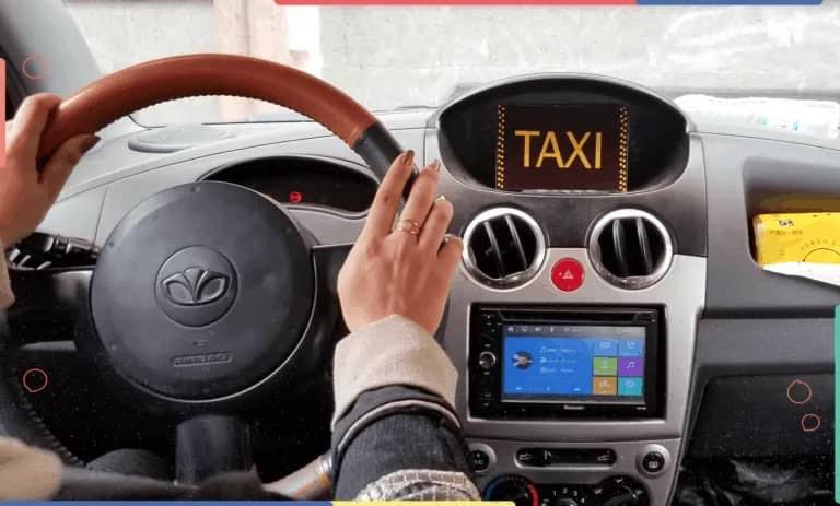 قيادة التاكسي.. اقتحام جديد من يمنيات لمهنة احتكرها الرجال